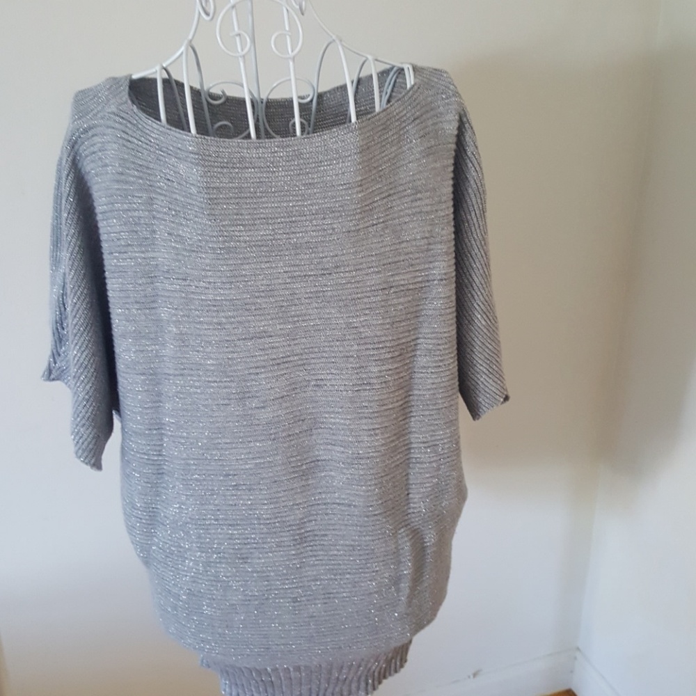 Top - Picture 3 of 3